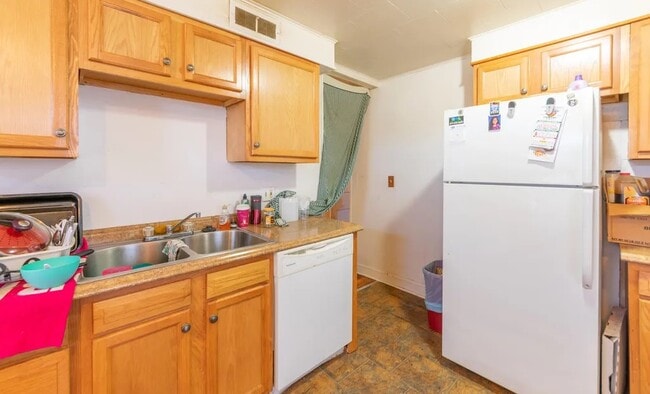 Photo - 426 W Saginaw St