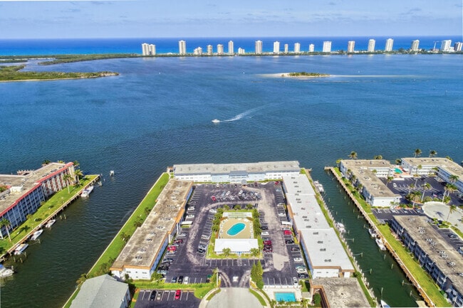 Building Photo - 100 Shore Ct Unit 307 Rental