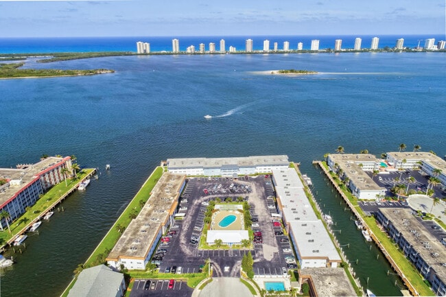 Building Photo - 100 Shore Ct Unit 307 Rental
