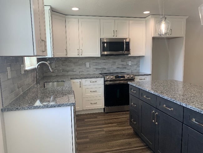 Photo - 4590 Jennifer St