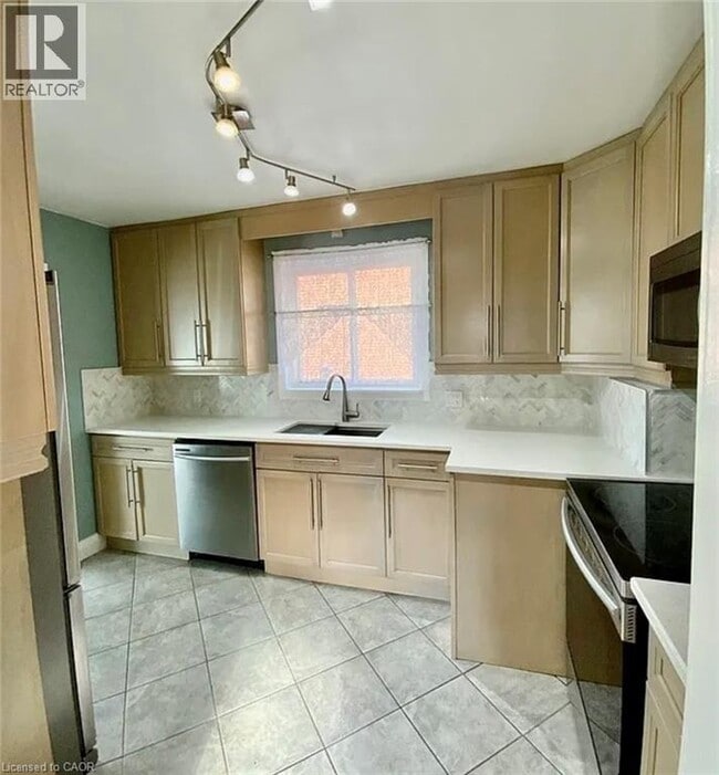 Photo - 7016 Hagar Ave