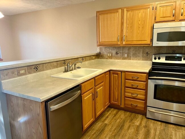 Photo - **AVAILABLE SOON**Beautiful 3 bed townhome off 84th & Holdrege