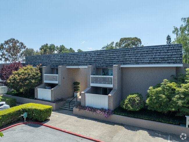 Photo - 675 Sharon Park Dr