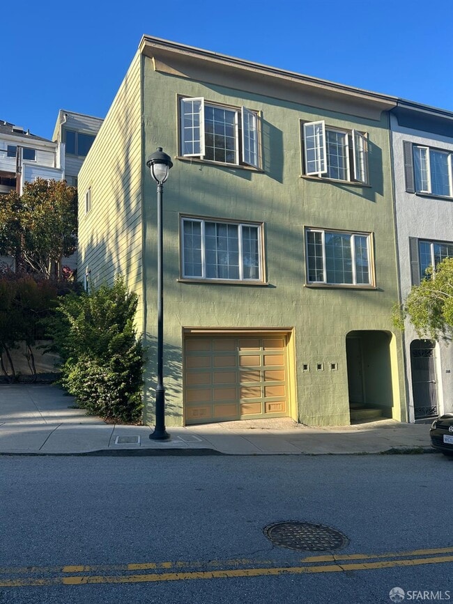 Building Photo - 174 Corbett Ave Rental