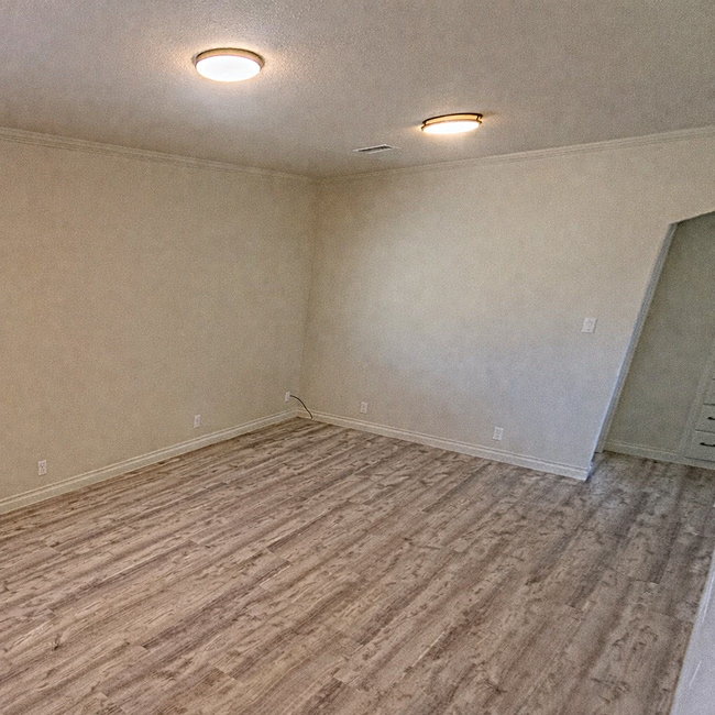 Photo - NEW Remodeled 1 Bedroom with BONUS ROOM! Unit D