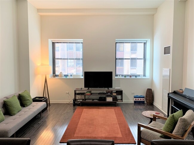 Photo - 6 N Michigan Ave Unidad 1205