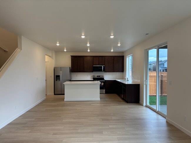 Photo - 17058 126th St E