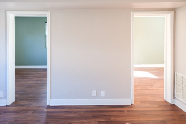 2br/1ba model