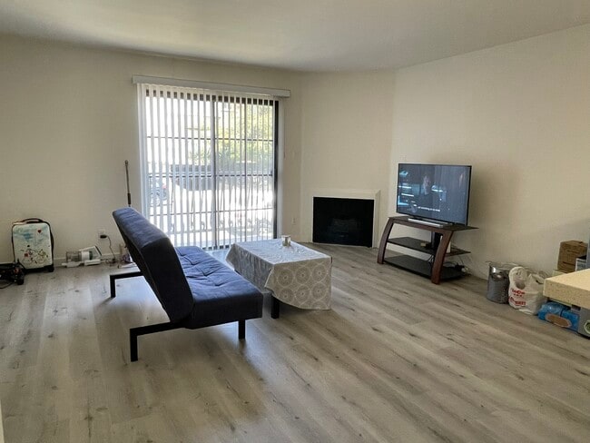 Photo - 112 S St Andrews Pl Apartamentos Unidad # 2
