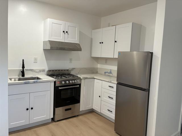 Building Photo - 586 Del Mar Ave