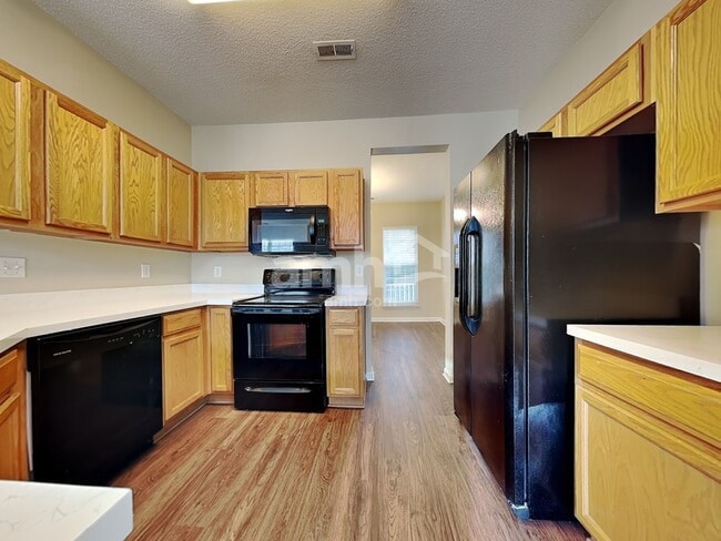 Photo - 435 Wrayhill Dr