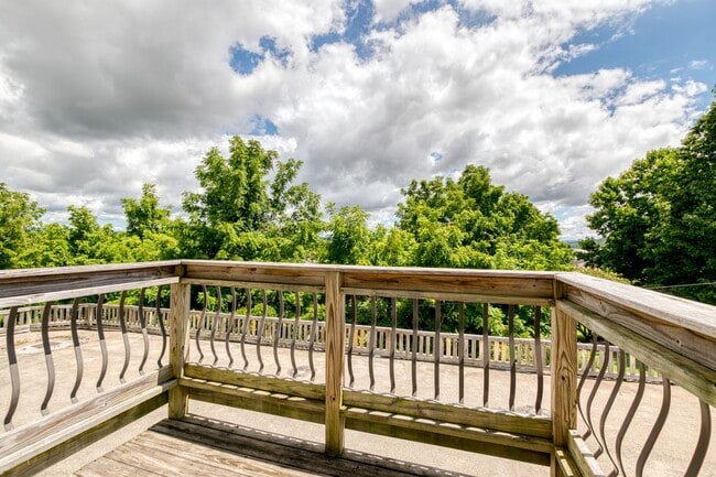 Photo - 1310 Lawrence St