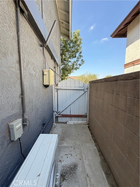 2555 S Prairie Dunes Pl