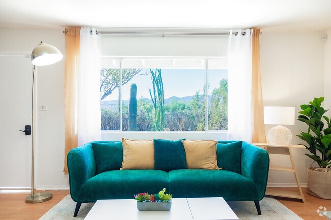 Building Photo - 61740 Oleander Dr Rental