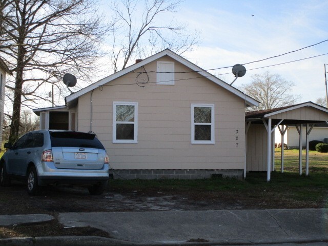 Photo - 307 W Cypress St House