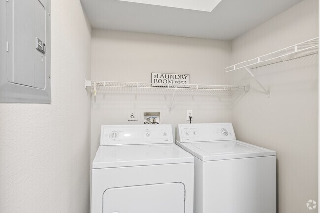 1BR, 1BA - 704SF - Laundry Room