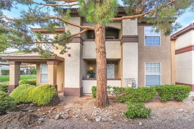 Building Photo - 231 W Horizon Ridge Pkwy Unit 921 Rental