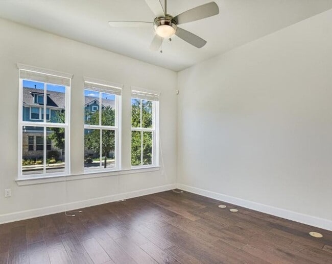 Photo - PRELEASING FOR BEGINNING OF JUNE! Walking Distance to Fun, Food and Friends!