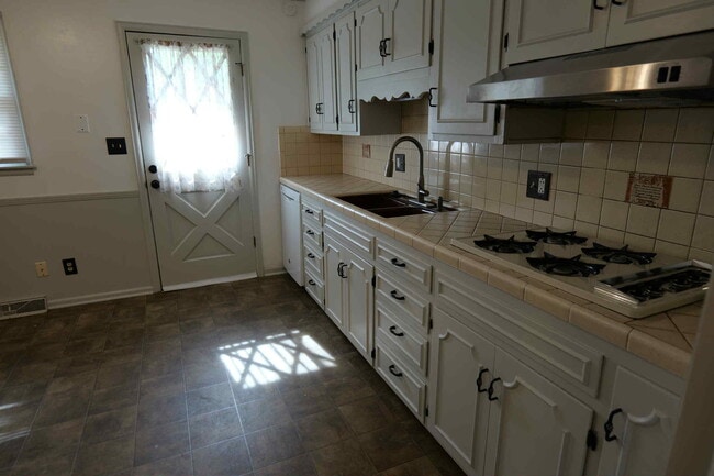 Photo - 5018 Rosehill Dr