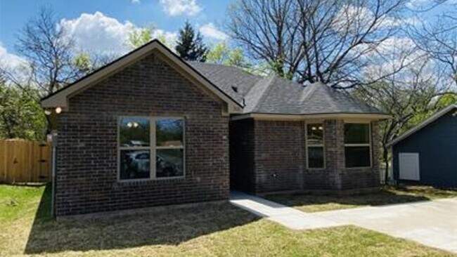 Photo - 312 W Heron St