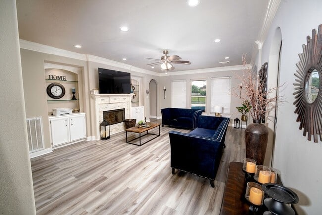 Photo - 2006 Pebble Ln