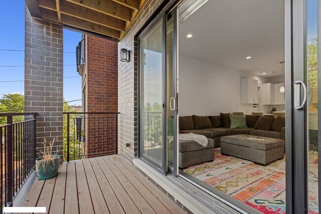 Photo - 4014 N Mozart St Unit 2