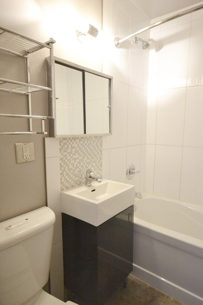 Photo - Wilmot Park Plaza