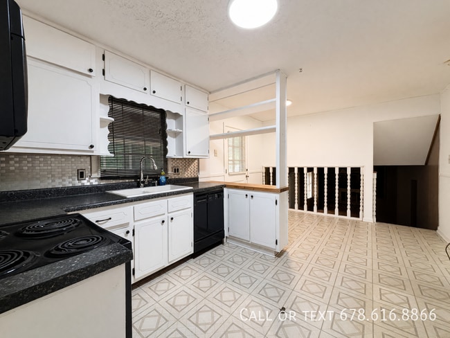 Photo - 2666 S Lakeview Dr SW