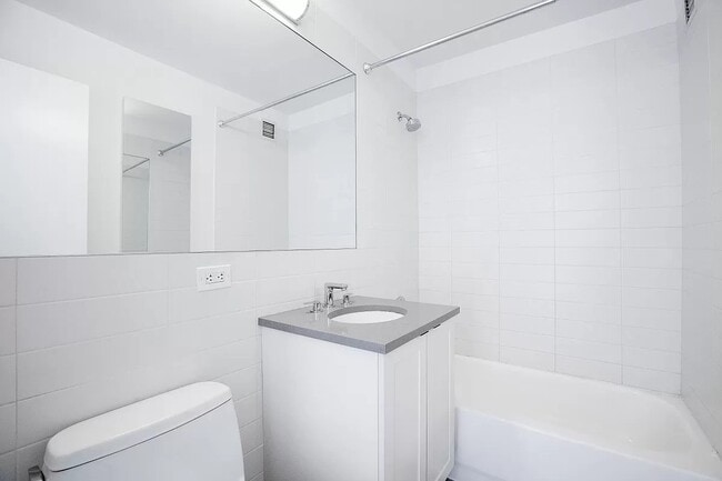 460 W 42nd St Unit 28C