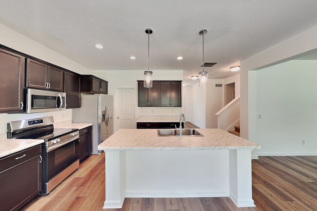 Photo - 10506 Broadford St
