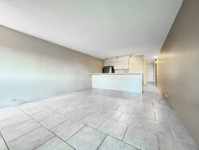 Building Photo - Pet Friendly Pualei Circle Condo with One ... Unit 106