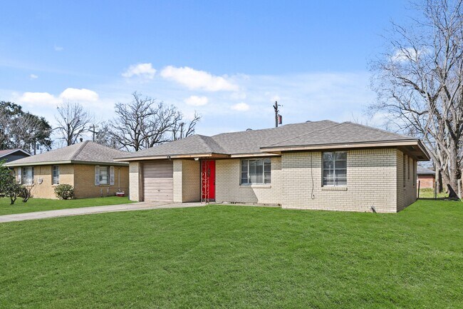 Photo - 8829 Woodlyn Rd