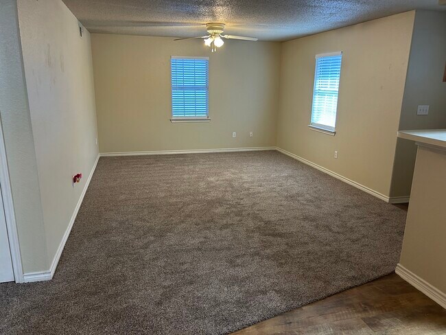 Building Photo - 112 Tawakoni Trl Unit 107
