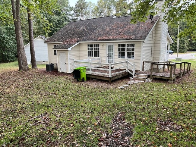 Photo - 113 Cherrington Ct