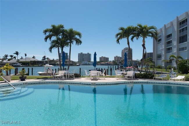 Building Photo - 400 Park Shore Dr Unit 203