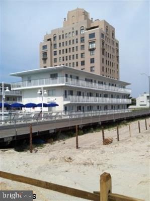 Building Photo - 111 S Dudley Ave Unit 306 Rental