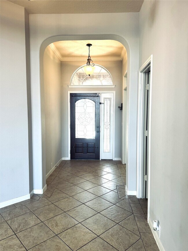 Photo - 2910 Sandleigh Dr