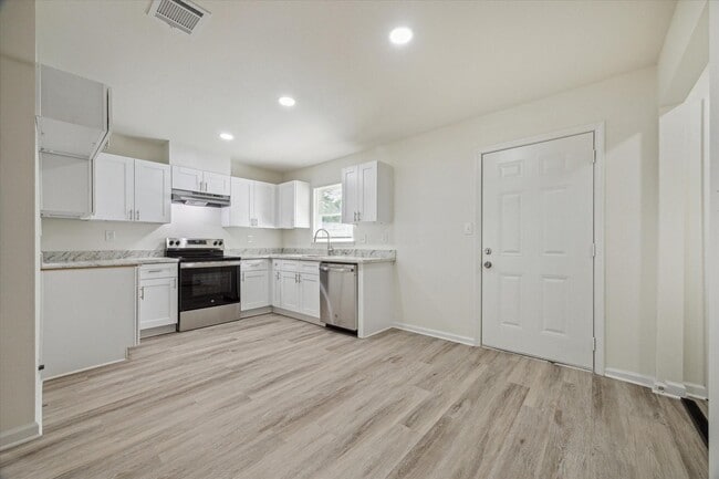 Photo - 3105 Babin Dr