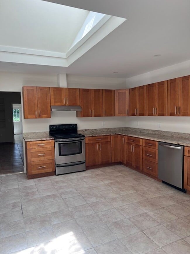 Photo - Large 4 bedroom, 2 1/2 bath home for rent in Ravena, NY on Rt 9W Unidad House