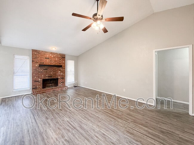 649 NW 17th St