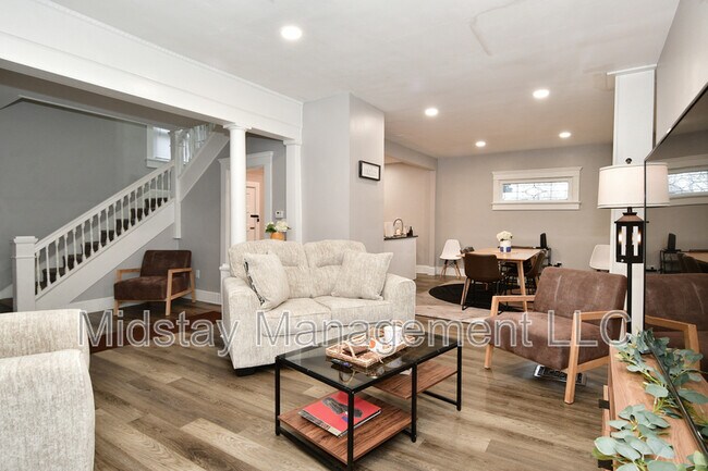 Photo - 918 N Temple Ave