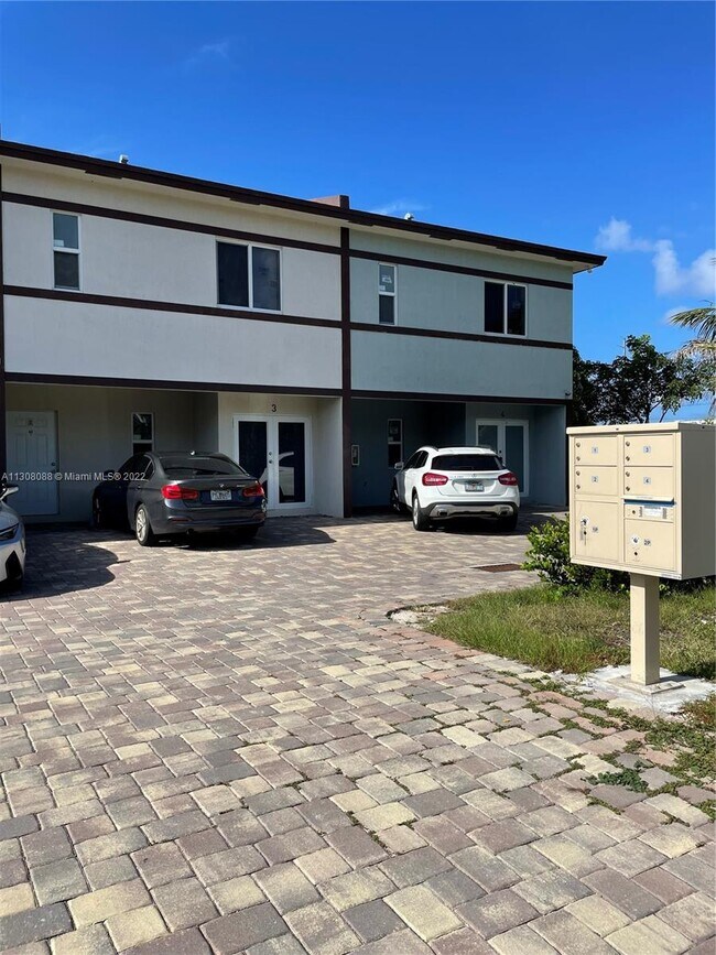 Photo - 100 NW 6th St  1-4 Hallandale Beach Fl 33009 Unit 1-4