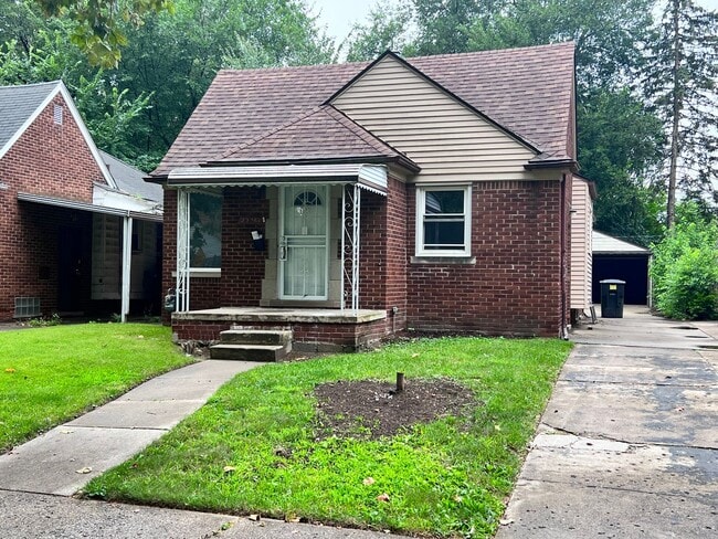 Photo - 20261 Glastonbury Rd