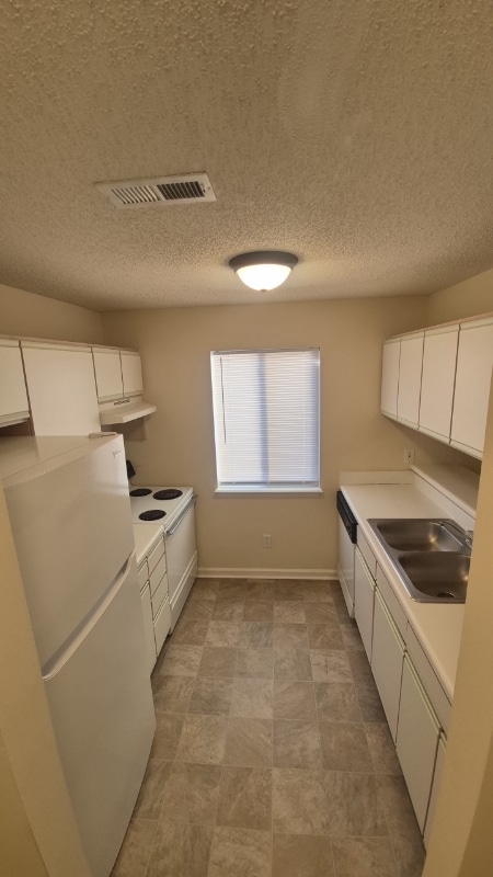 Photo - 320 Brownlea Dr