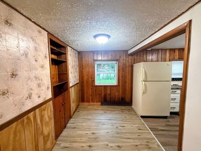 221 W Way St Unit 1