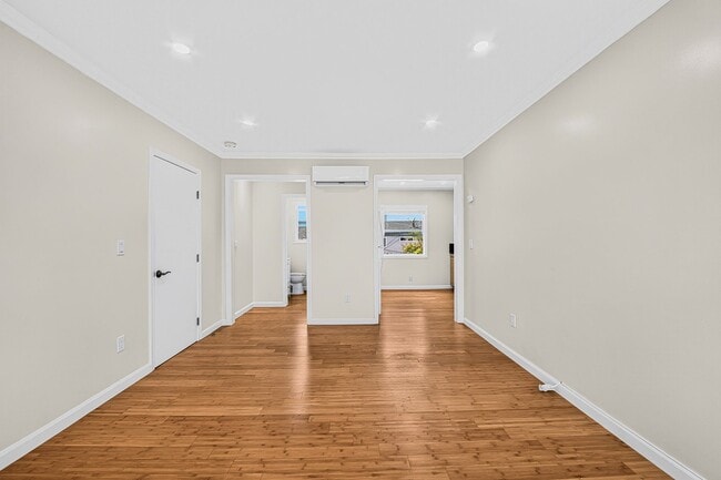 Photo - 1631 E 4th St Unidad 1635 - 5