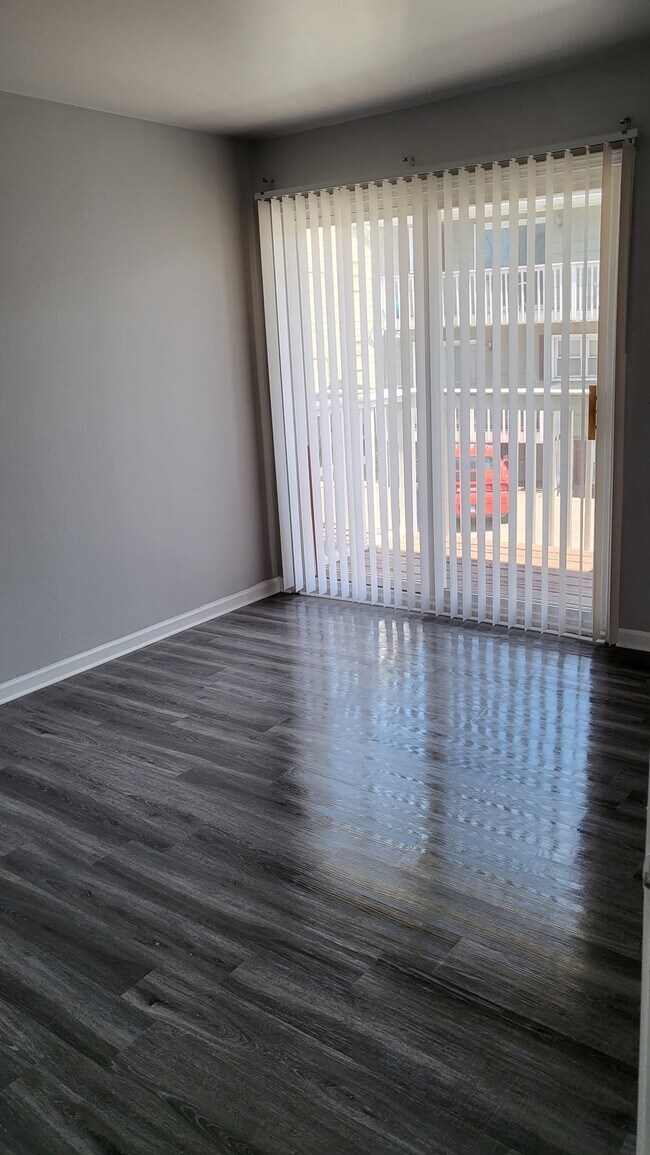 Photo - 371 W Old Indian Trail Unit 371 5