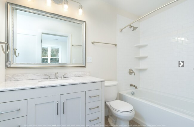 Photo - 19 Playstead Rd Unit 17