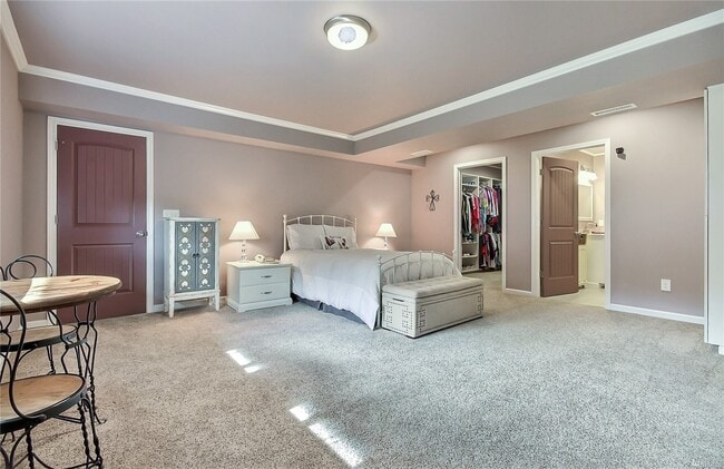 Photo - 8124 138th St E Unidad Studio