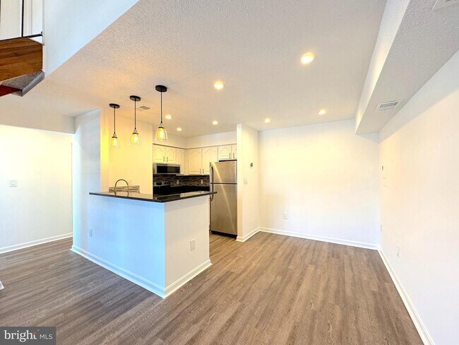 Photo - 6939 Mary Caroline Cir Unidad I